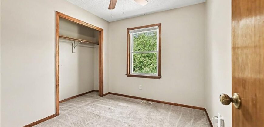 521 Karapat Drive, Kansas City, MO 64155