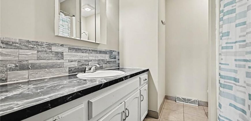 521 Karapat Drive, Kansas City, MO 64155