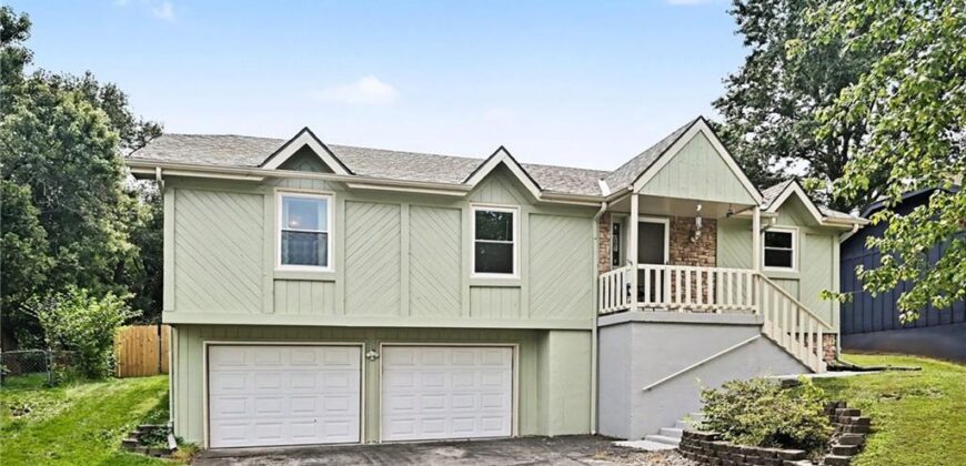 521 Karapat Drive, Kansas City, MO 64155