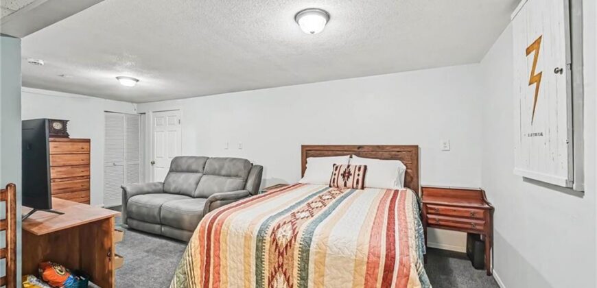 521 Karapat Drive, Kansas City, MO 64155
