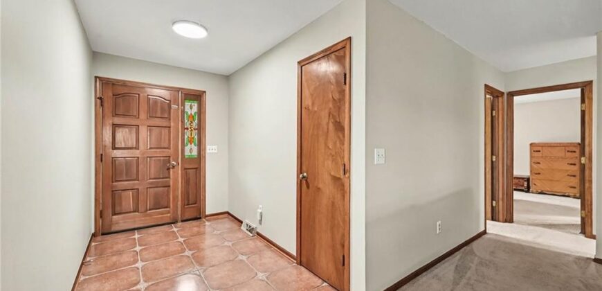 521 Karapat Drive, Kansas City, MO 64155