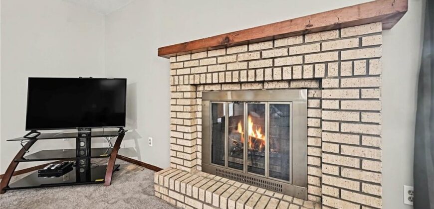 521 Karapat Drive, Kansas City, MO 64155