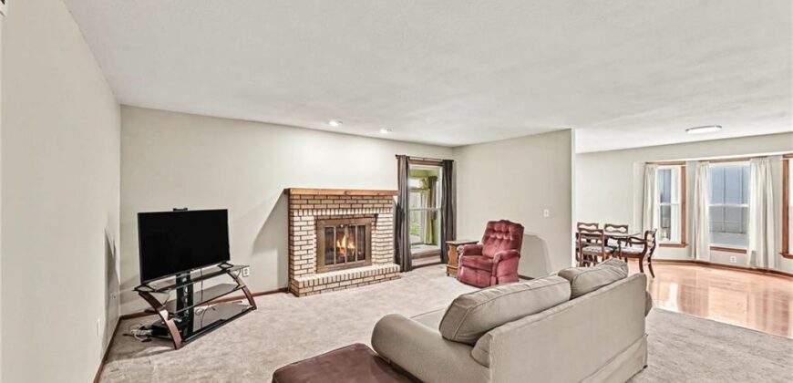 521 Karapat Drive, Kansas City, MO 64155