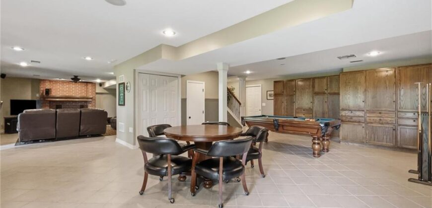 10423 Ridgeview Ave. Avenue, Liberty, MO 64068