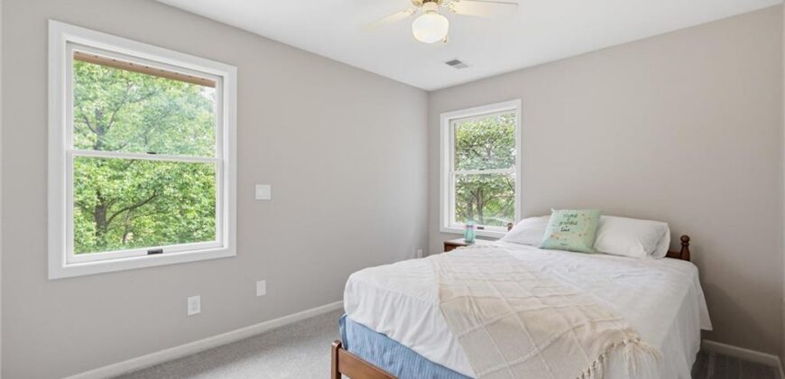 10423 Ridgeview Ave. Avenue, Liberty, MO 64068