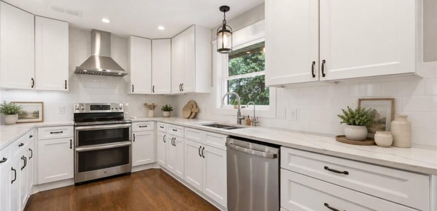 10423 Ridgeview Ave. Avenue, Liberty, MO 64068