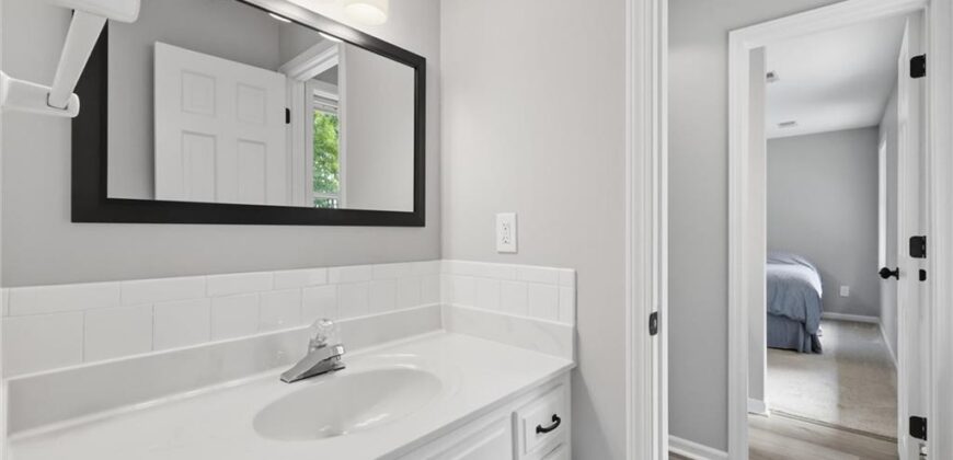 10423 Ridgeview Ave. Avenue, Liberty, MO 64068