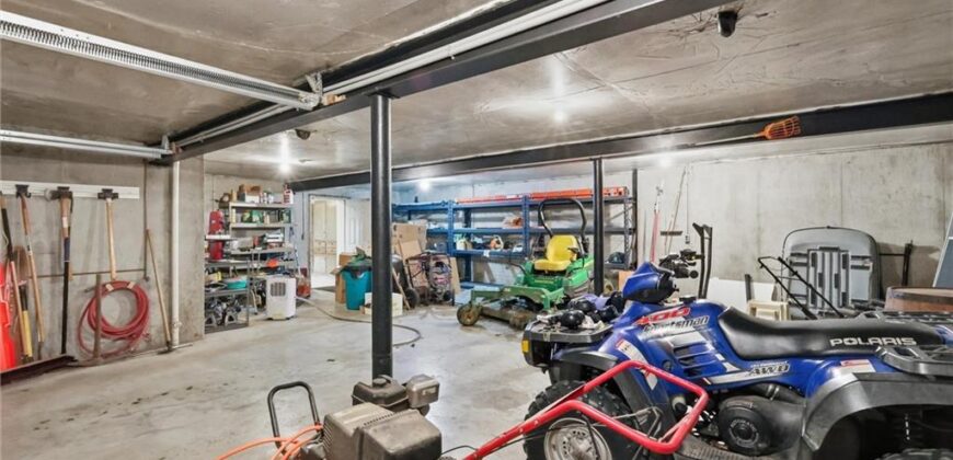 10423 Ridgeview Ave. Avenue, Liberty, MO 64068