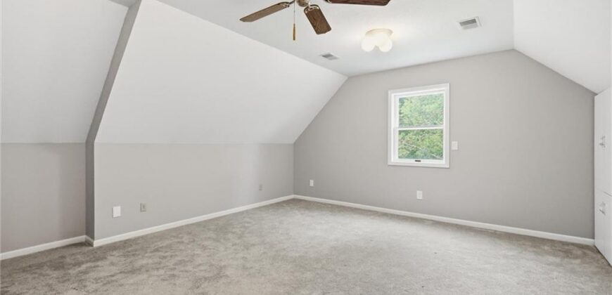 10423 Ridgeview Ave. Avenue, Liberty, MO 64068