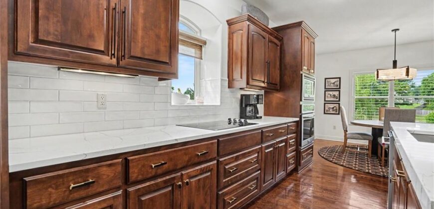 1905 NE 100th Terrace, Kansas City, MO 64155