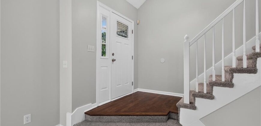 6529 NW Hidden Valley Road, Kansas City, MO 64152