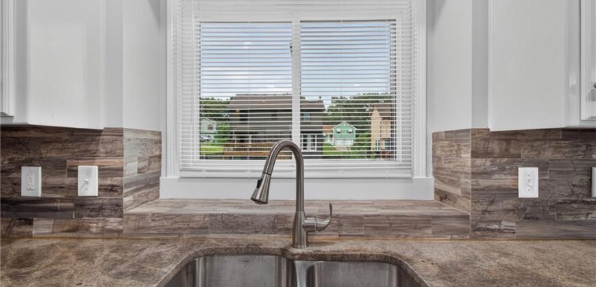 6529 NW Hidden Valley Road, Kansas City, MO 64152