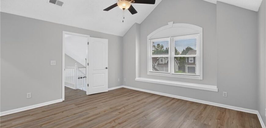 6529 NW Hidden Valley Road, Kansas City, MO 64152