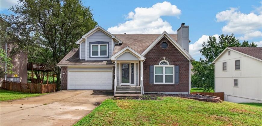 6529 NW Hidden Valley Road, Kansas City, MO 64152