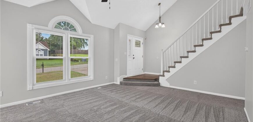 6529 NW Hidden Valley Road, Kansas City, MO 64152