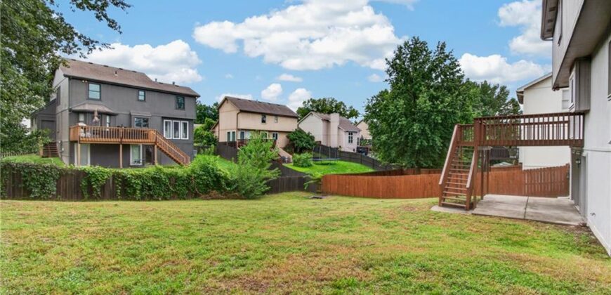6529 NW Hidden Valley Road, Kansas City, MO 64152