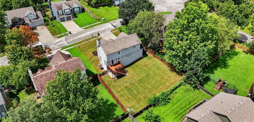 6529 NW Hidden Valley Road, Kansas City, MO 64152