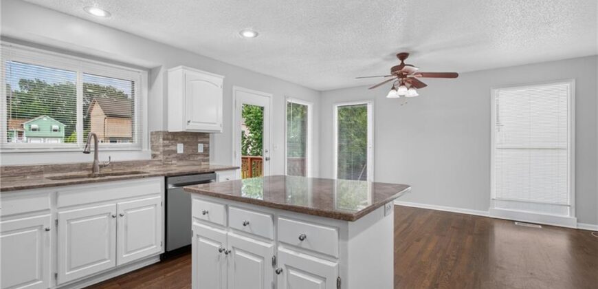 6529 NW Hidden Valley Road, Kansas City, MO 64152