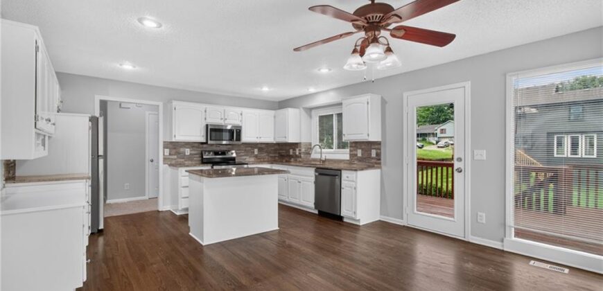 6529 NW Hidden Valley Road, Kansas City, MO 64152
