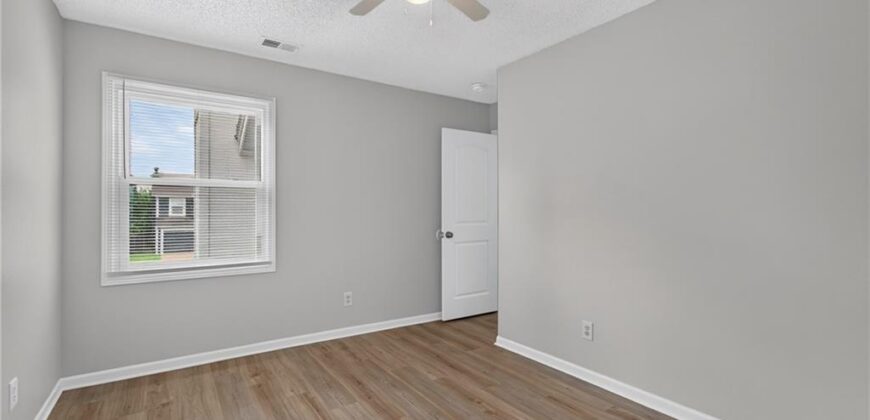 6529 NW Hidden Valley Road, Kansas City, MO 64152