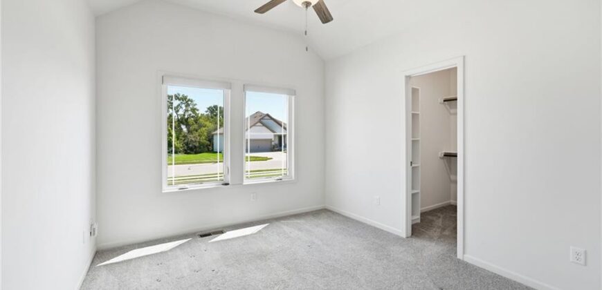 10322 N Winchester Avenue, Kansas City, MO 64156