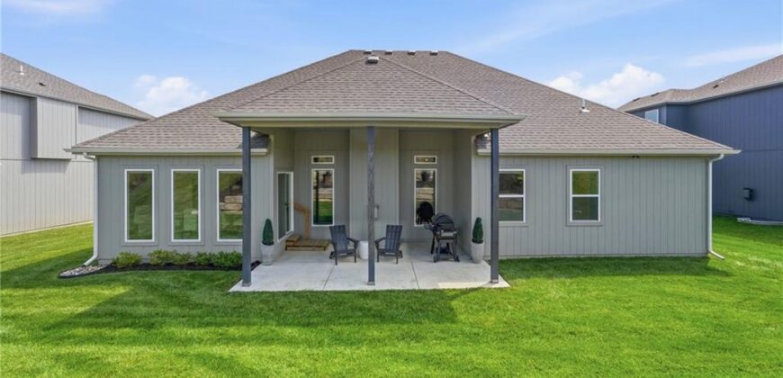 10322 N Winchester Avenue, Kansas City, MO 64156