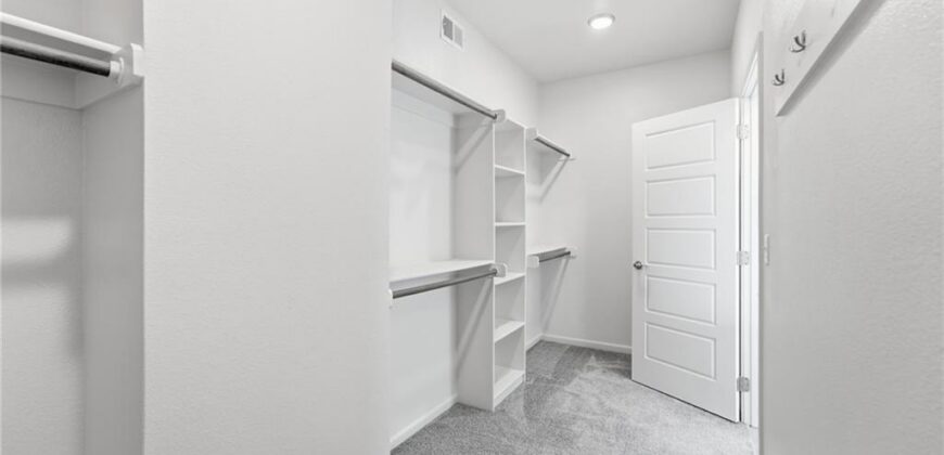 10322 N Winchester Avenue, Kansas City, MO 64156
