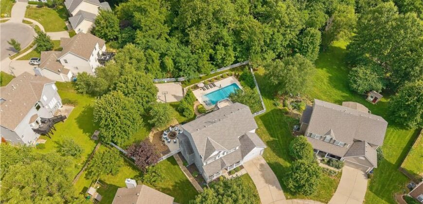 1037 Fox Run Terrace, Liberty, MO 64068