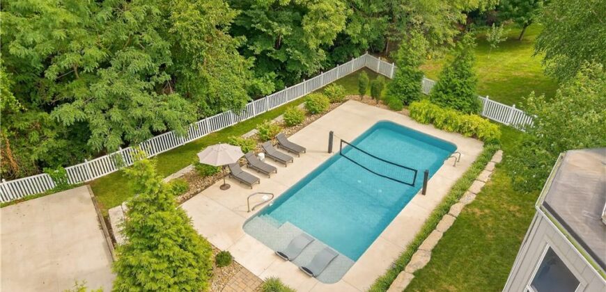 1037 Fox Run Terrace, Liberty, MO 64068