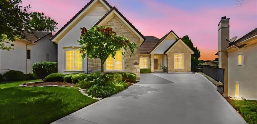 6605 Royal Court, Parkville, MO 64152