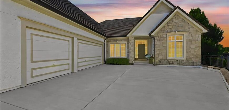 6605 Royal Court, Parkville, MO 64152
