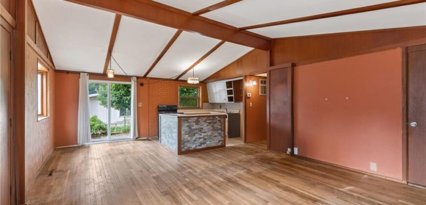 5902 N Garfield Avenue, Kansas City, MO 64118