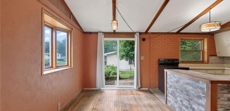 5902 N Garfield Avenue, Kansas City, MO 64118