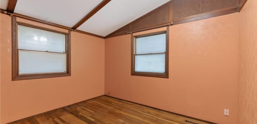5902 N Garfield Avenue, Kansas City, MO 64118