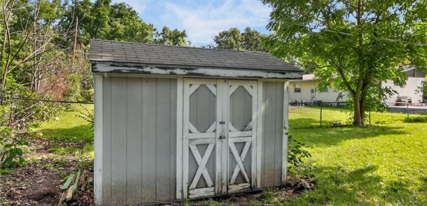 5902 N Garfield Avenue, Kansas City, MO 64118