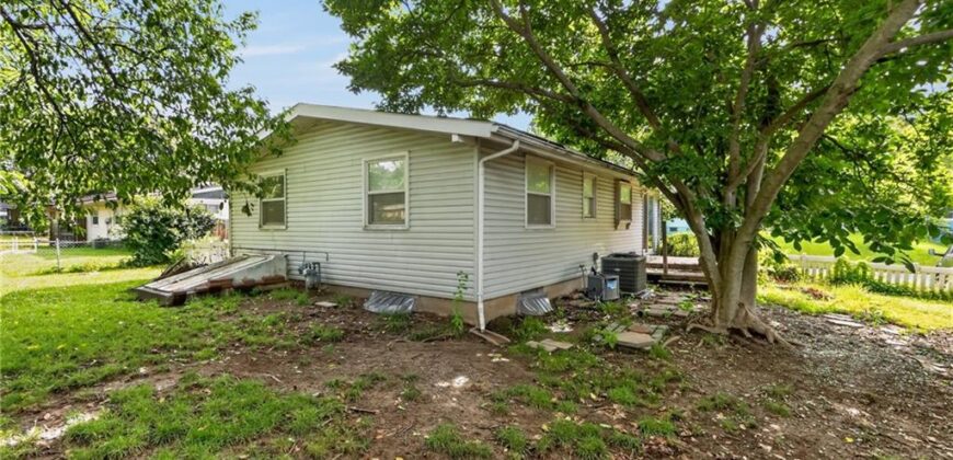 5902 N Garfield Avenue, Kansas City, MO 64118