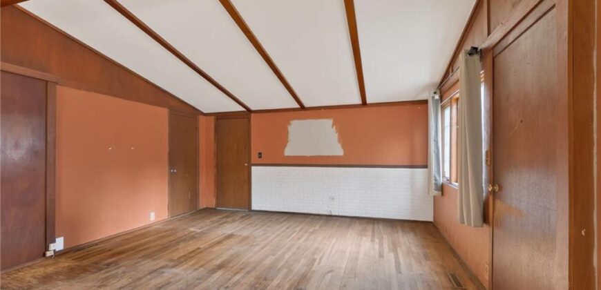 5902 N Garfield Avenue, Kansas City, MO 64118