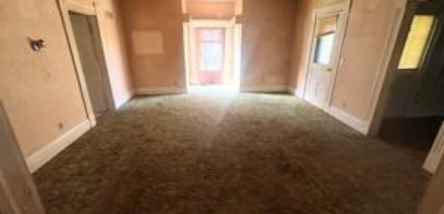 413 Maple Avenue, Smithville, MO 64089