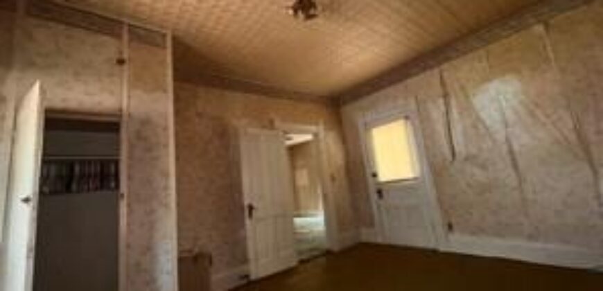 413 Maple Avenue, Smithville, MO 64089