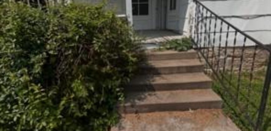 413 Maple Avenue, Smithville, MO 64089