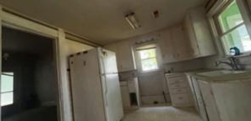 413 Maple Avenue, Smithville, MO 64089