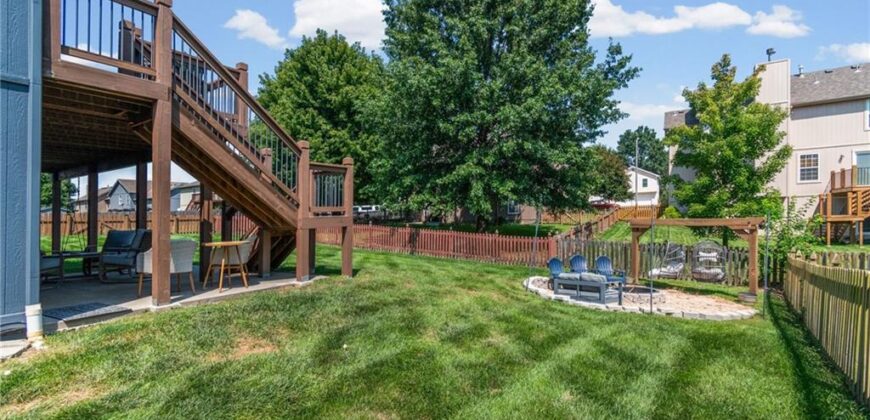 7419 N Booth Avenue, Kansas City, MO 64158
