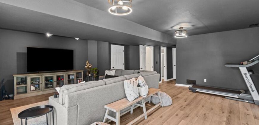 7419 N Booth Avenue, Kansas City, MO 64158