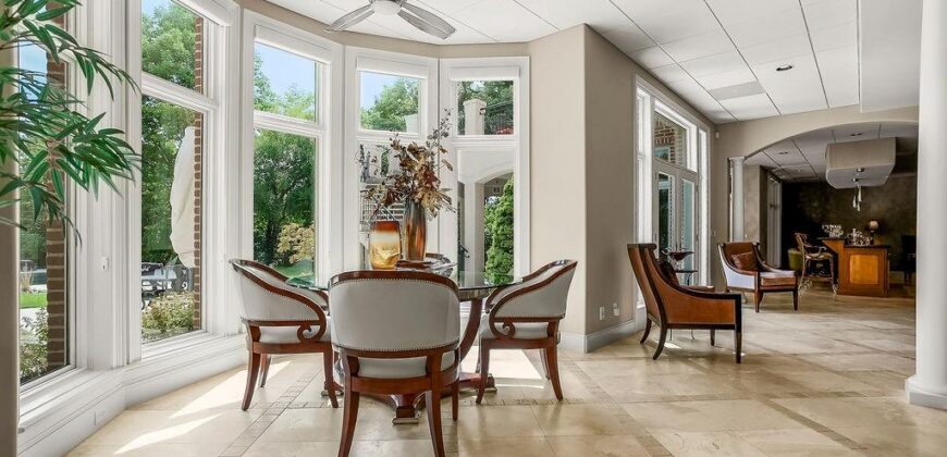 6006 W Shore Court, Parkville, MO 64152