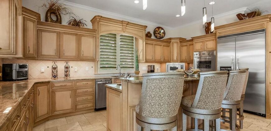 6006 W Shore Court, Parkville, MO 64152