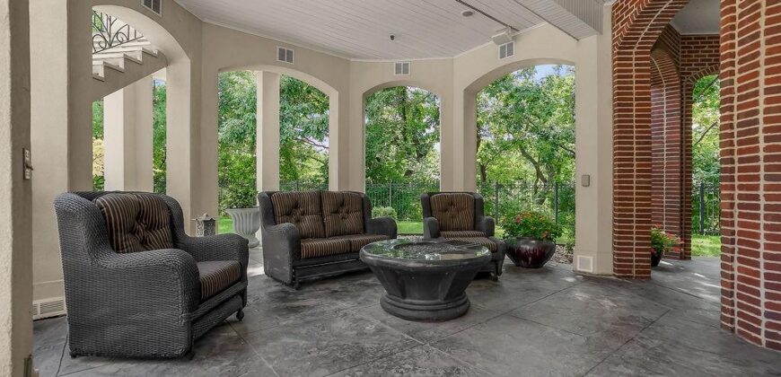 6006 W Shore Court, Parkville, MO 64152