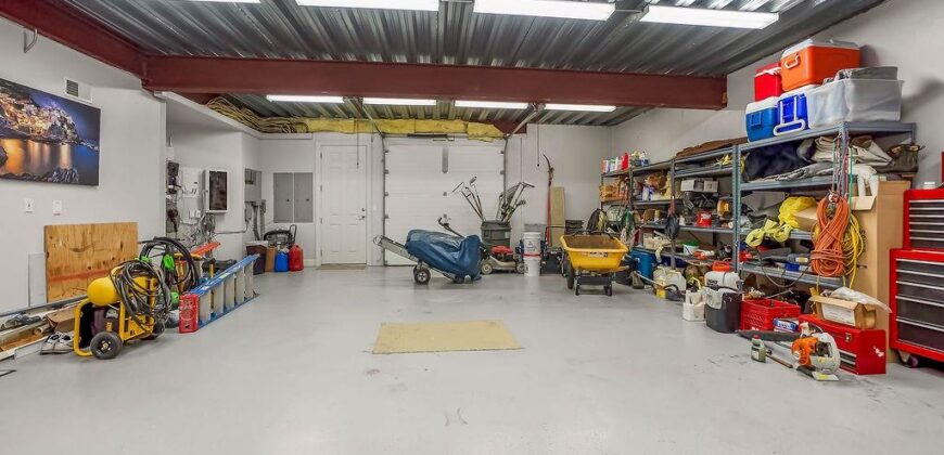 6006 W Shore Court, Parkville, MO 64152