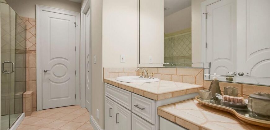 6006 W Shore Court, Parkville, MO 64152