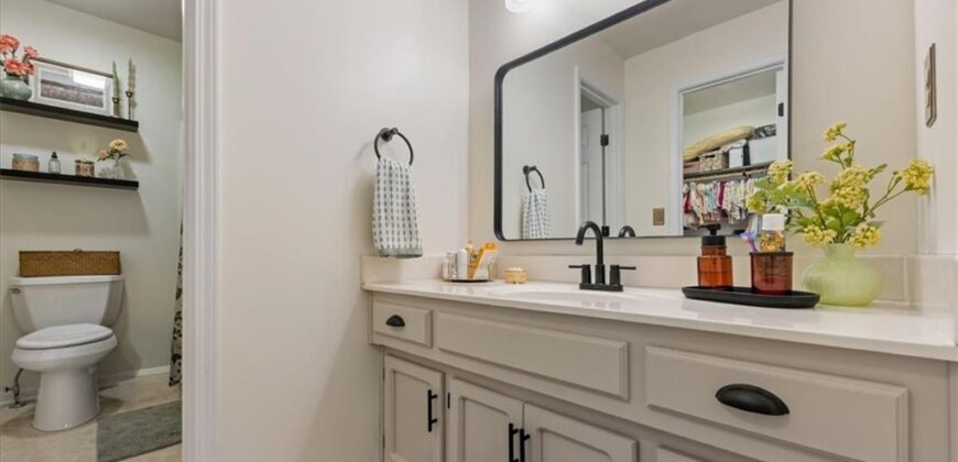 6728 N Quincy Circle, Kansas City, MO 64119