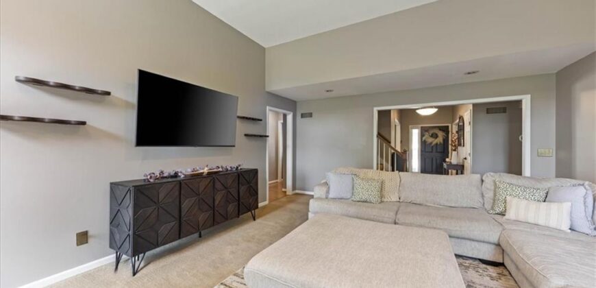 6728 N Quincy Circle, Kansas City, MO 64119